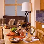 Madame Cami Real Aparthotel 4*